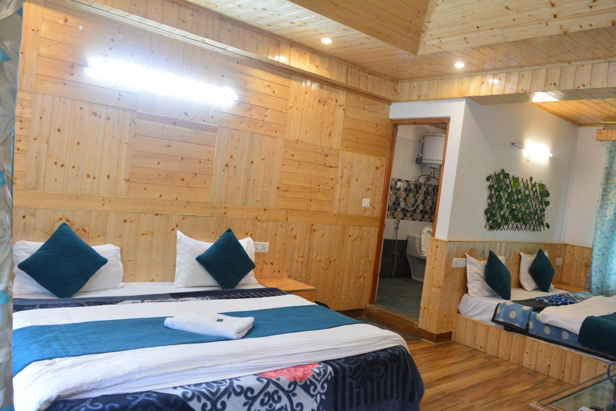 Hotel The Neelgiris à Manāli Extérieur photo