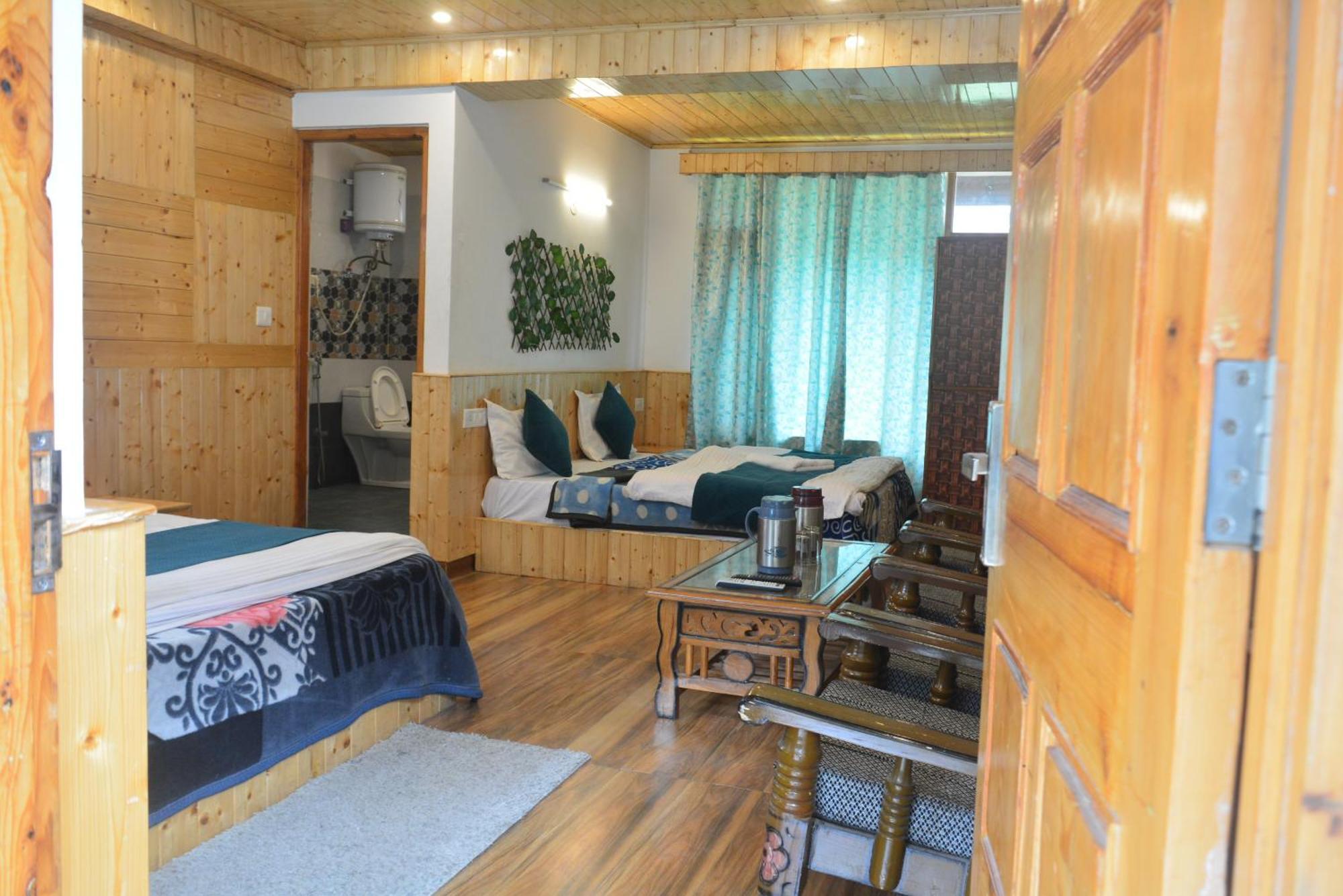 Hotel The Neelgiris à Manāli Extérieur photo