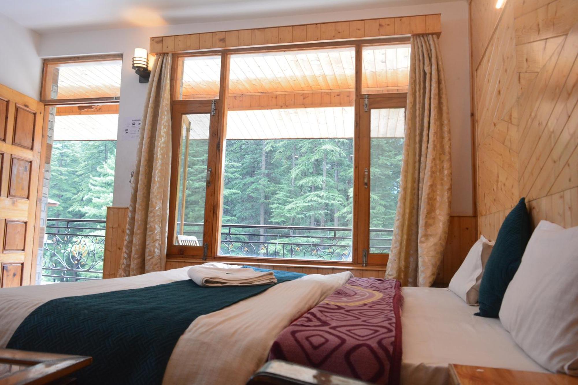 Hotel The Neelgiris à Manāli Extérieur photo